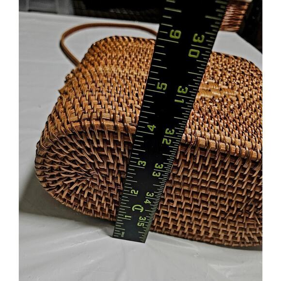 Rattan woven vintage purse. Leather strap. Handmade. Unique. Rare find.‎ Hippie. - Picture 7 of 14